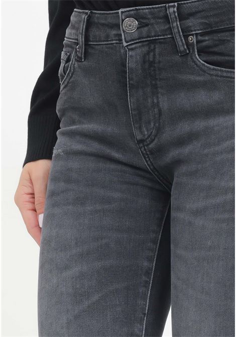 Jeans svasato sul fondo in denim nero sfumato da donna ARMANI EXCHANGE | 6DYJ65Y18HZ0204